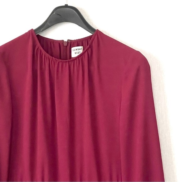Elegant Women's Dress in Black and Burgundy - Picture 3 of 8